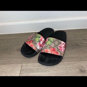 Gucci Bloom Slides